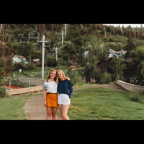 Meet your Posher, Tess - Picture 2 of 5